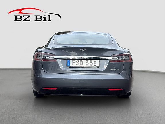 Tesla Model S 5 of 18