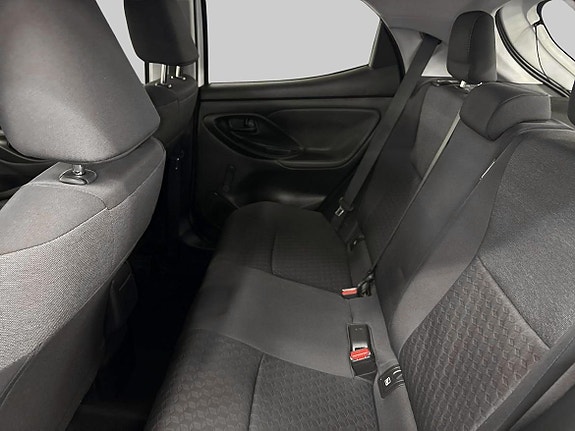 Toyota Yaris 11 of 19