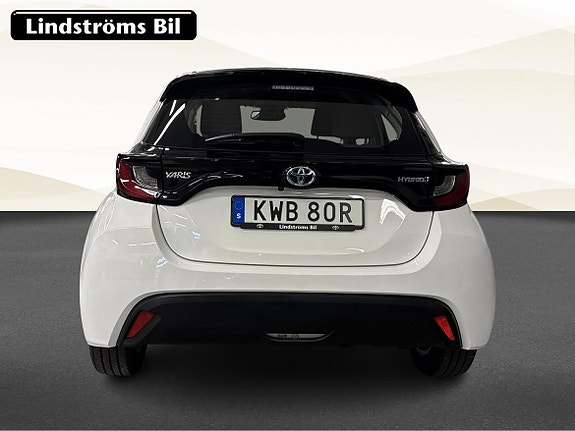 Toyota Yaris 8 of 19