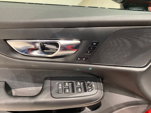 Volvo S60 9 of 12