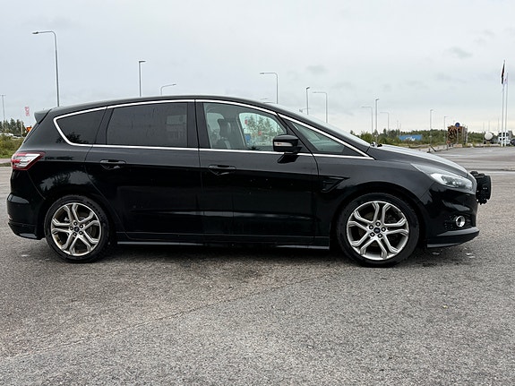 Ford S-MAX 4 of 17