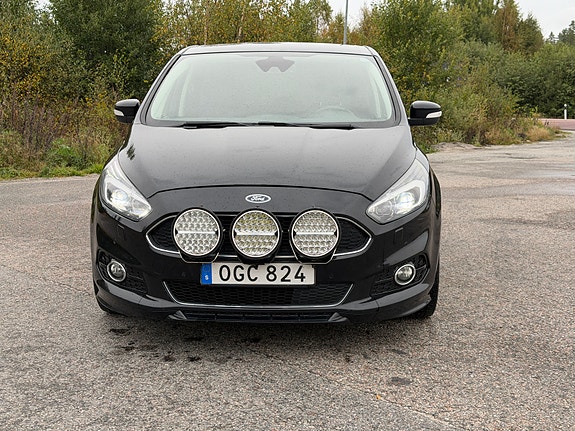 Ford S-MAX 2 of 17