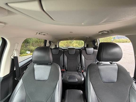 Ford S-MAX 12 of 17