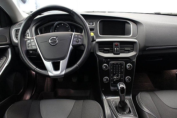 Volvo V40 10 of 12