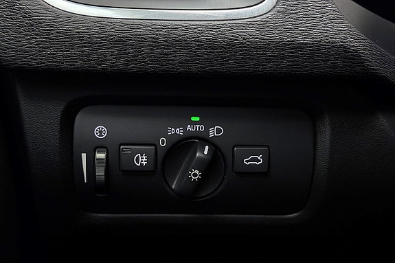 Volvo V40 25 of 27