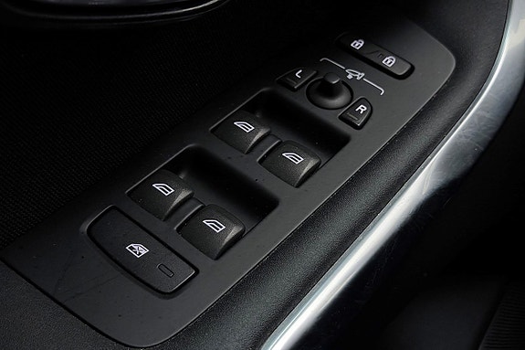 Volvo V40 26 of 27