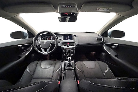 Volvo V40 15 of 27
