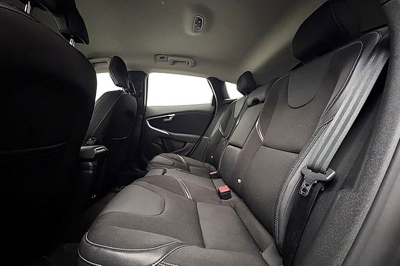 Volvo V40 14 of 27