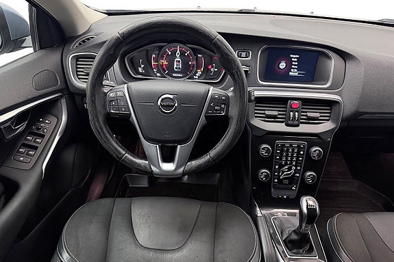 Volvo V40 18 of 27
