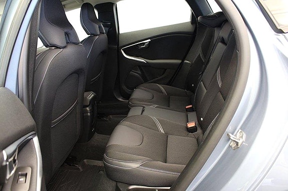 Volvo V40 9 of 12