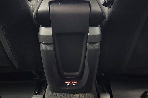 Volvo V40 16 of 27