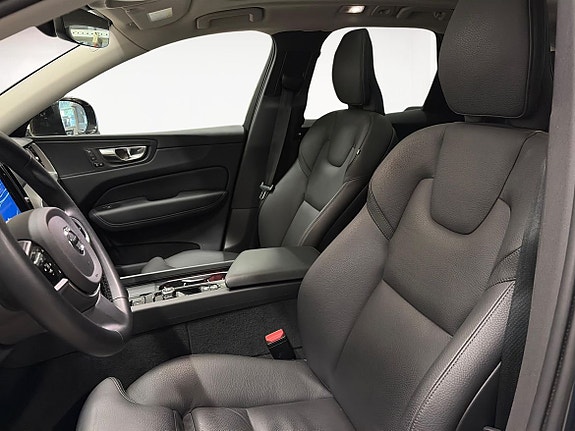 Volvo XC60 2 of 3