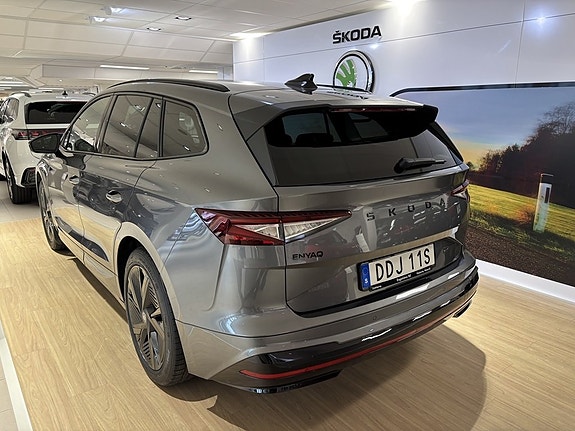 Skoda Enyaq RS 3 of 5