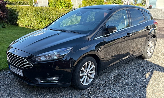 Ford Focus 2 of 3
