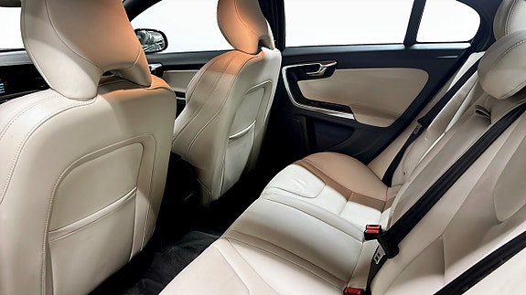 Volvo S60 11 of 12