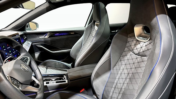 Volkswagen Passat 8 of 23