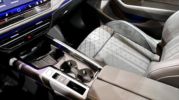 Volkswagen Passat 19 of 23
