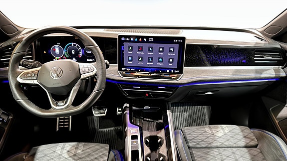 Volkswagen Passat 11 of 23