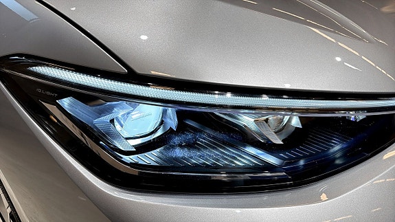 Volkswagen Passat 17 of 23
