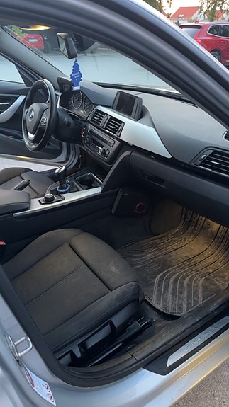 BMW 318d 4 of 11