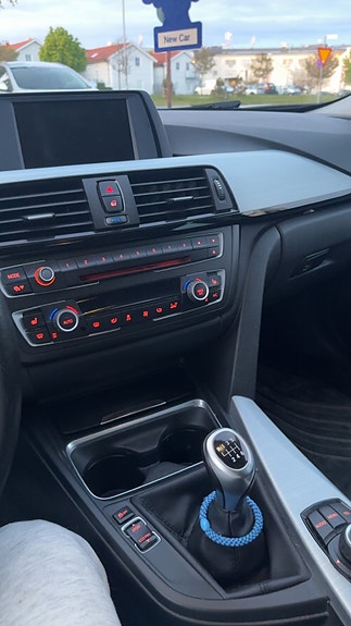 BMW 318d 9 of 11