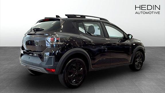 Dacia Sandero Stepway 2 of 10