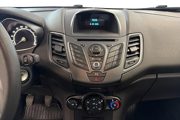 Ford Fiesta 15 of 15