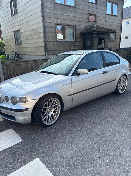 BMW 316Ti 2 of 4