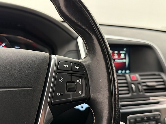 Volvo XC60 15 of 27