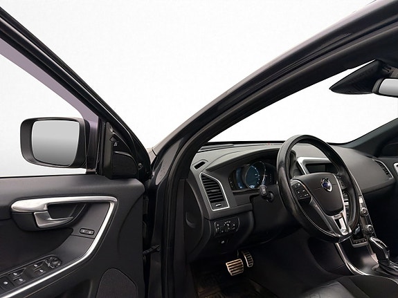 Volvo XC60 8 of 27