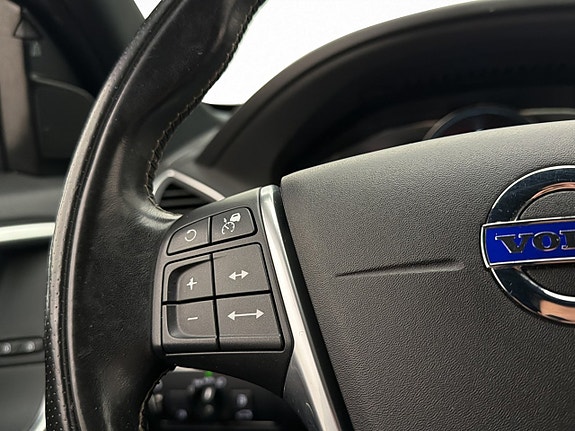 Volvo XC60 14 of 27