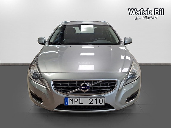 Volvo V60 2 of 14
