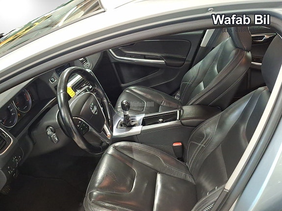 Volvo V60 8 of 14