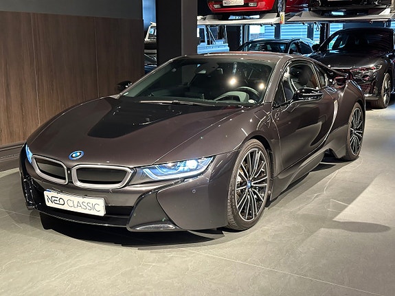 BMW i8 3 of 26