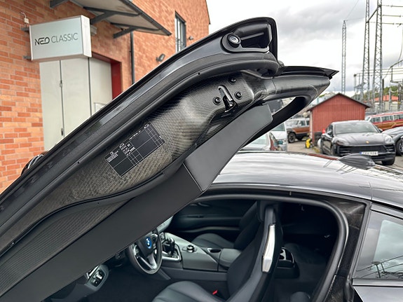 BMW i8 14 of 26