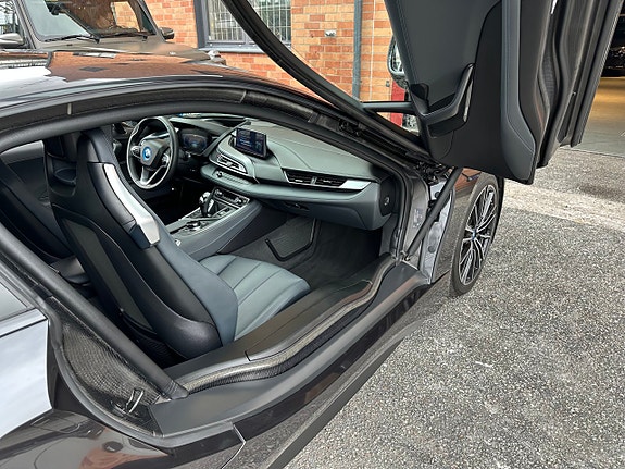 BMW i8 16 of 26