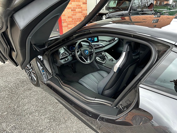 BMW i8 13 of 26