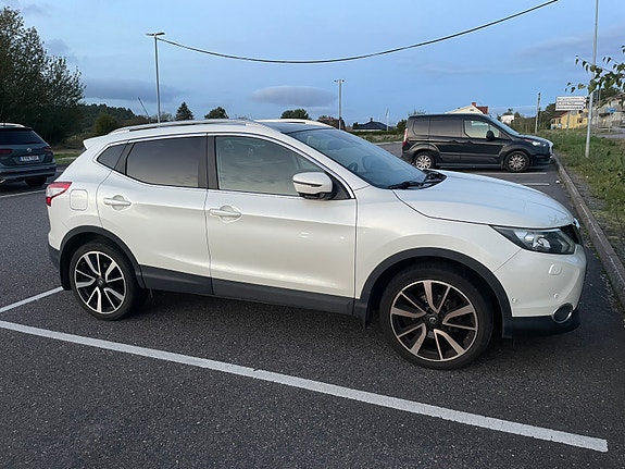 Nissan Qashqai 2 of 4