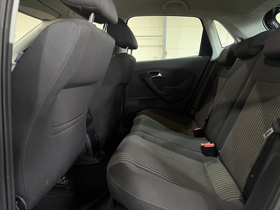 Volkswagen Polo 17 of 26