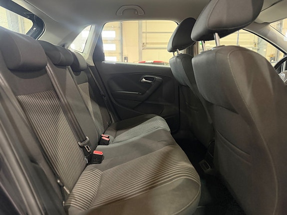 Volkswagen Polo 18 of 26
