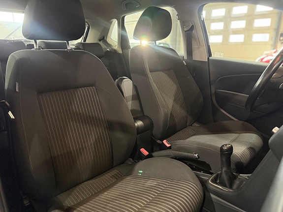 Volkswagen Polo 16 of 26