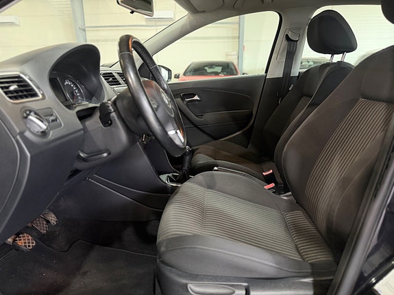 Volkswagen Polo 14 of 26