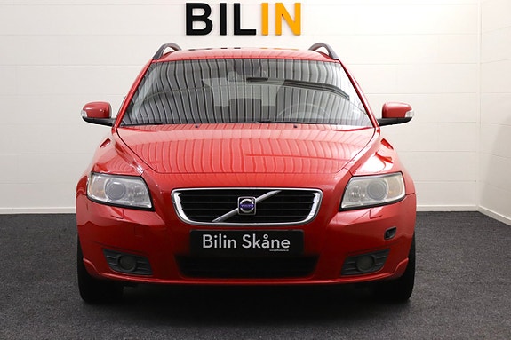 Volvo V50 2 of 28