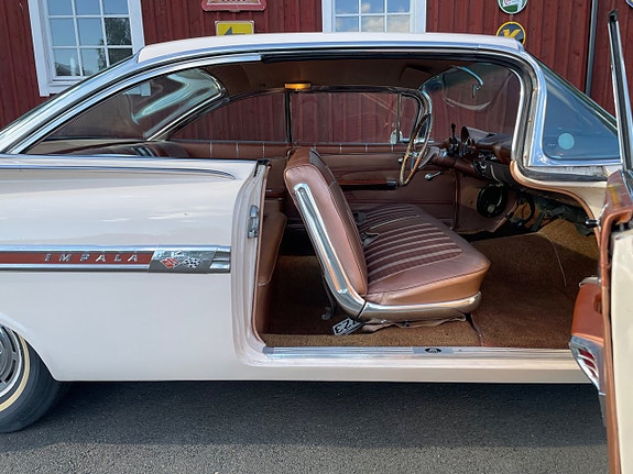 Chevrolet Impala 9 of 30