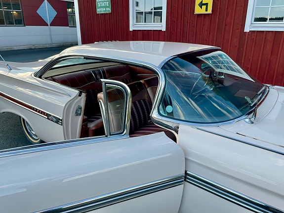 Chevrolet Impala 8 of 30