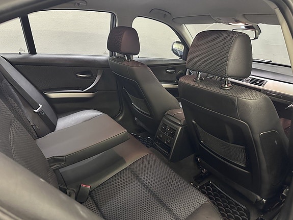BMW 325i 13 of 18