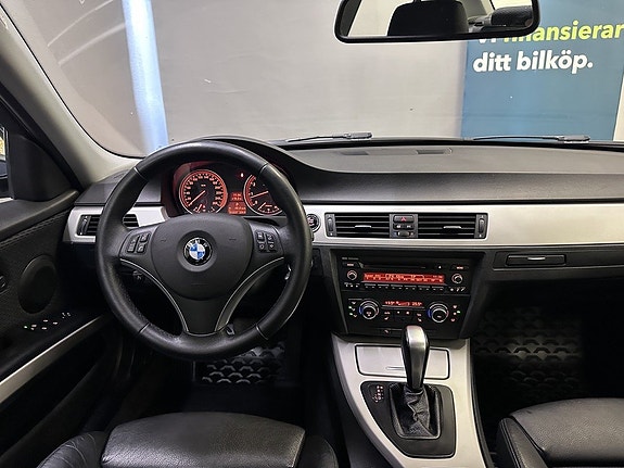 BMW 325i 15 of 18