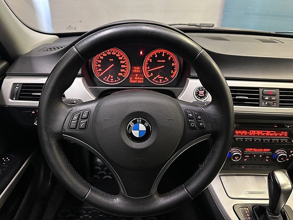 BMW 325i 16 of 18