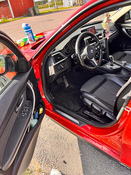 BMW 320d 2 of 7