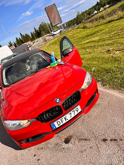 BMW 320d 3 of 7